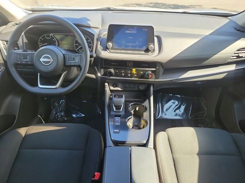 Used 2024 Nissan Rogue S image 13