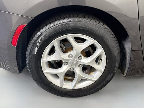 Used 2018 Chrysler Pacifica Touring Plus w/ Tire & Wheel Group image 33