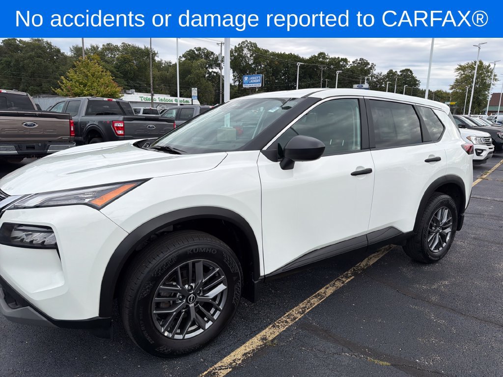 Used 2023 Nissan Rogue S AWD/4WD image 2