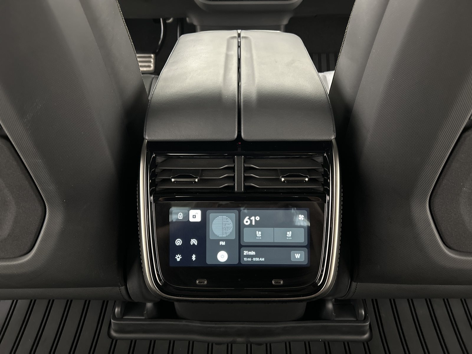 Used 2022 Rivian R1T Adventure AWD/4WD image 28