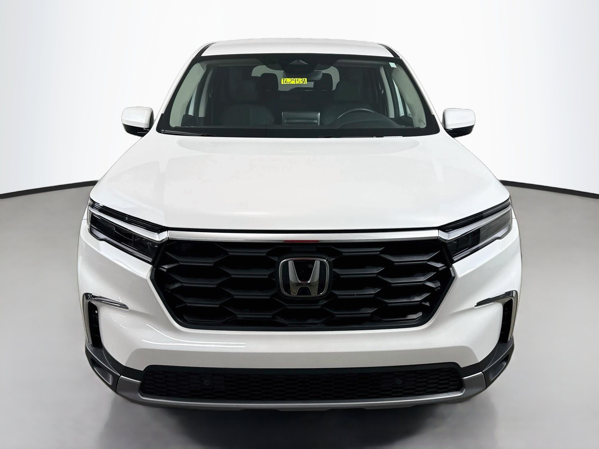 Used 2025 Honda Pilot EX-L image 2