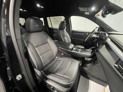 New 2026 Buick Enclave Sport Touring w/ LPO, Floor Liner Package image 22