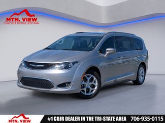 Used 2018 Chrysler Pacifica Touring-L Plus w/ Tire & Wheel Group FWD video 1