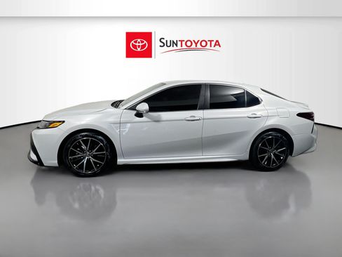 Used 2023 Toyota Camry SE FWD image 7