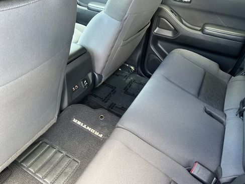 Used 2025 Nissan Frontier SV w/ SV Convenience Package image 15