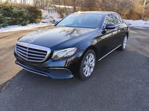 Used 2018 Mercedes-Benz E 300 4MATIC w/ Premium 2 Package (Q02) image 3