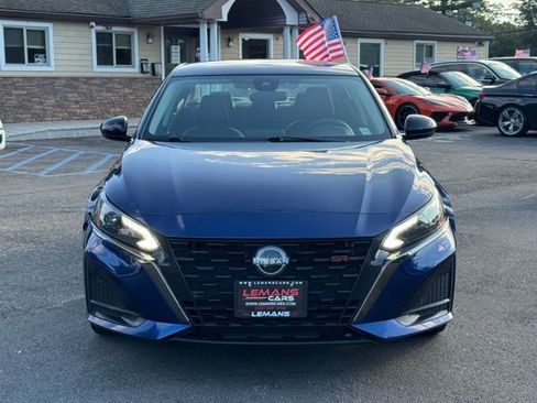 Used 2023 Nissan Altima 2.5 SR image 2