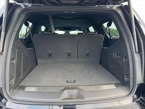 Used 2025 Chevrolet Suburban Premier AWD/4WD image 10