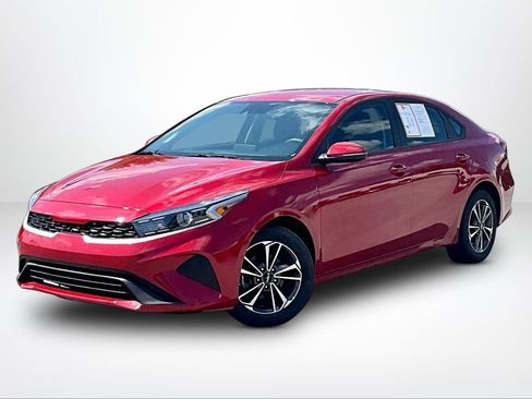 Used 2024 Kia Forte LXS w/ LXS Technology Package FWD image 2
