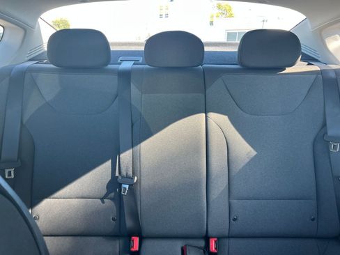 Used 2025 Kia K4 LXS image 39