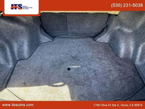 Used 2018 Toyota Corolla LE FWD image 19