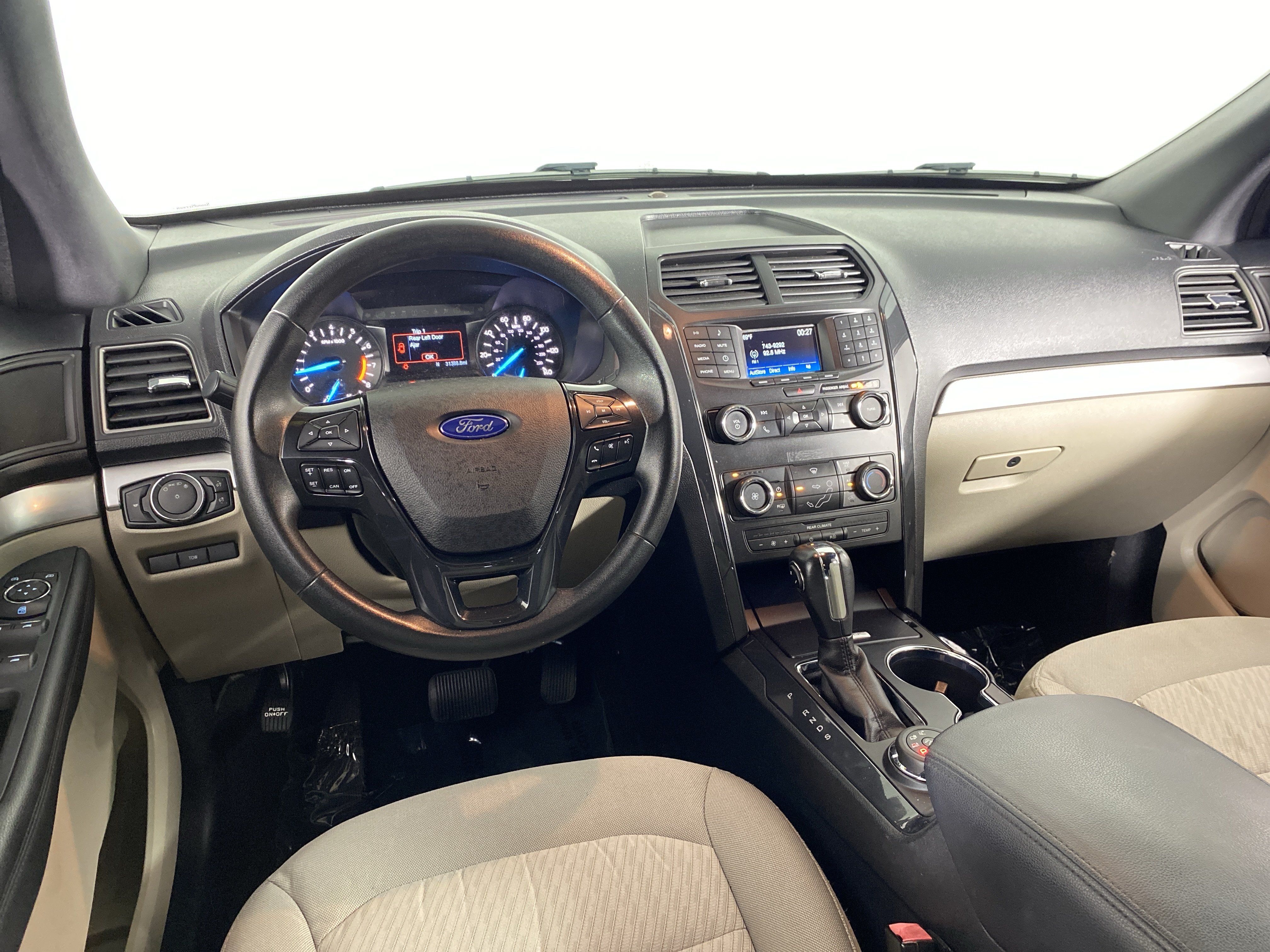Used 2018 Ford Explorer 4WD w/ Class II Trailer Tow Package image 17