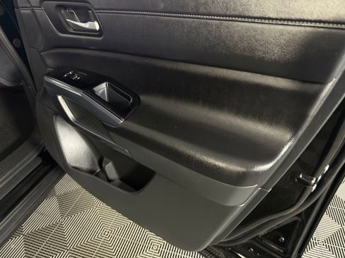 Used 2025 Nissan Pathfinder SL image 33