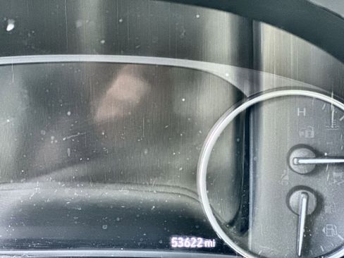 Used 2022 Buick Enclave Avenir w/ Avenir Technology Package FWD image 4