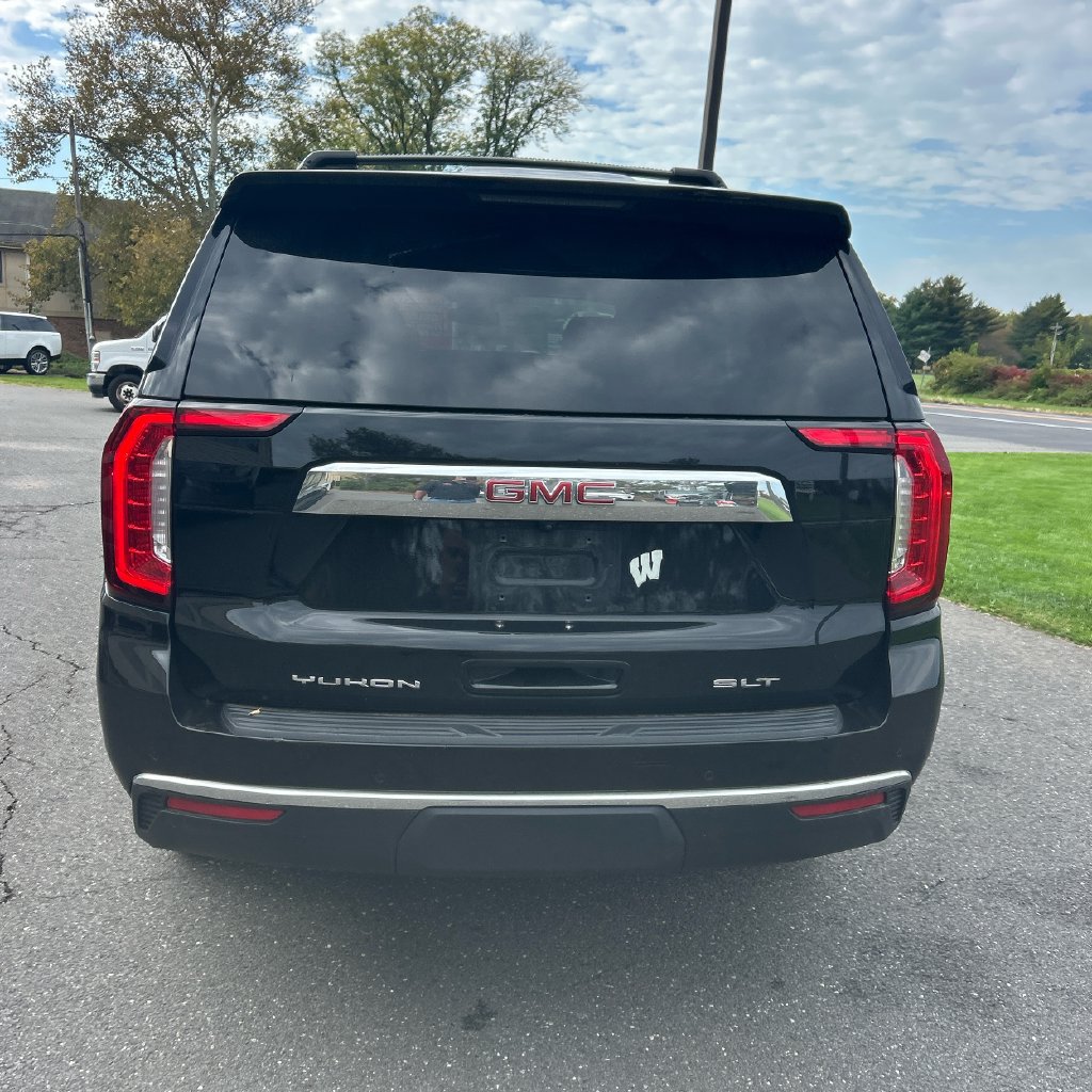 Used 2023 GMC Yukon SLT w/ SLT Luxury Package AWD/4WD image 8