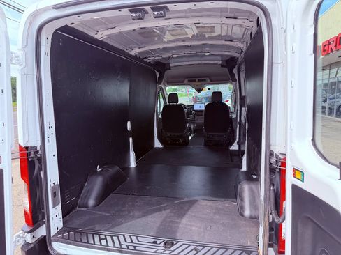 Used 2026 Ford Transit 250 148 Medium Roof RWD image 36