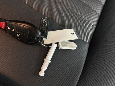 Used 2010 Dodge Challenger SE RWD image 25