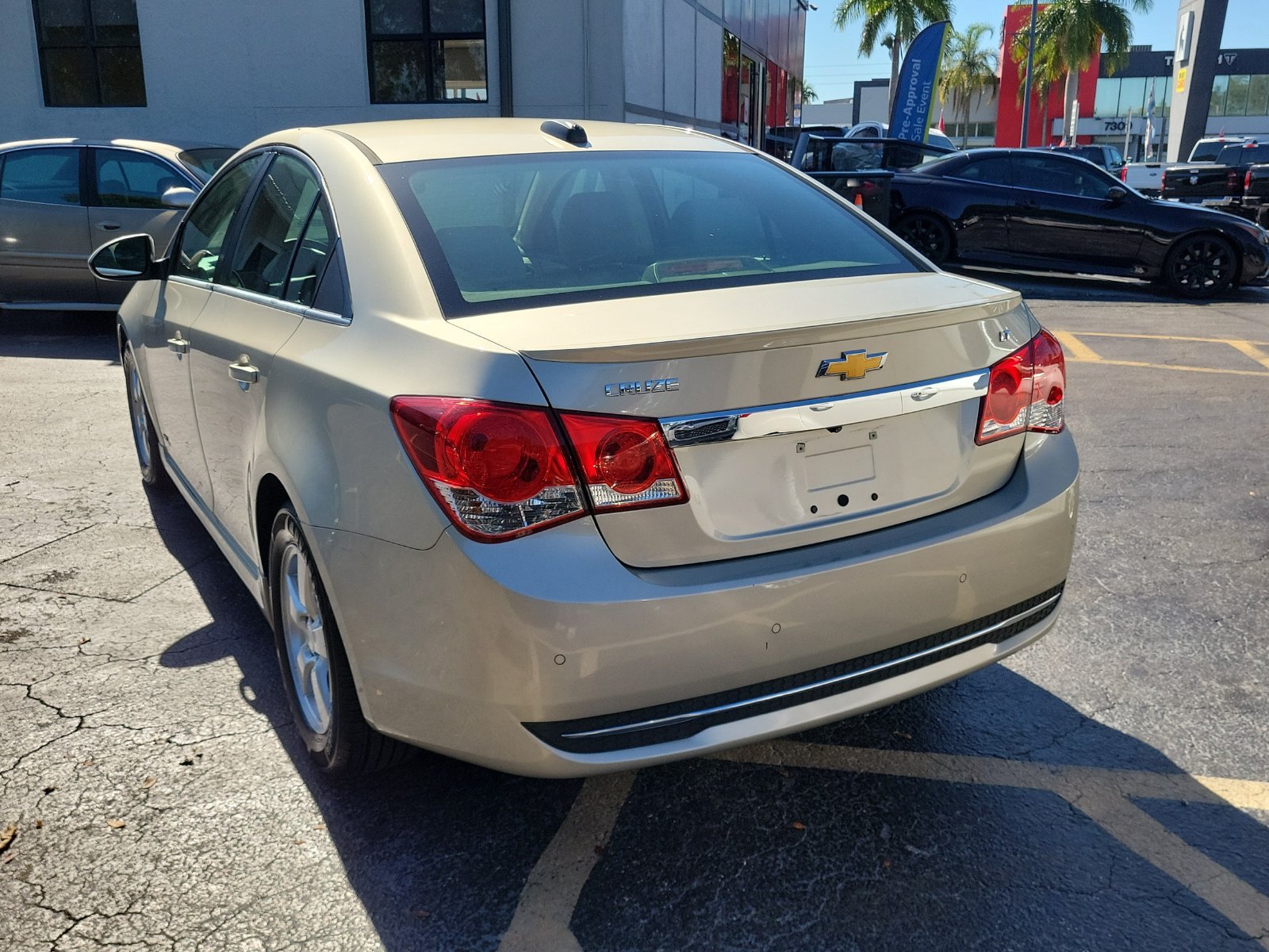 Used 2015 Chevrolet Cruze LT w/ Enhanced Safety Package FWD image 6
