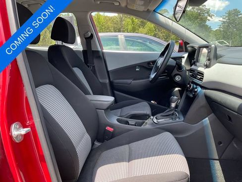 Used 2021 Hyundai Kona SE AWD/4WD image 3