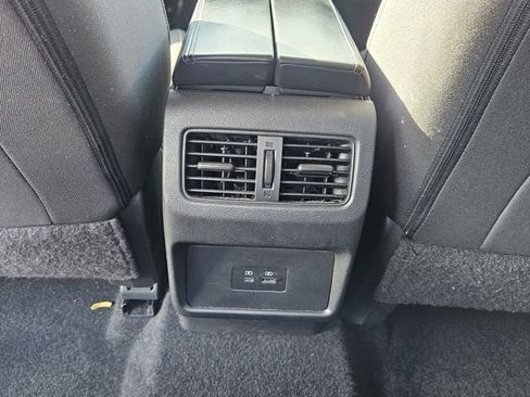 Used 2023 Nissan Rogue SV AWD/4WD image 13