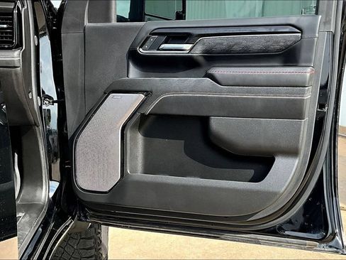 Used 2025 GMC Sierra 2500 AT4X AWD/4WD image 23