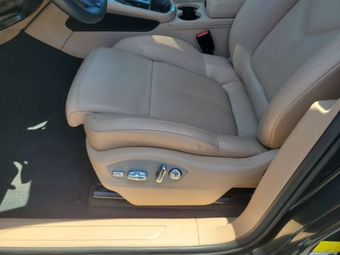 Used 2023 Porsche Macan AWD/4WD image 22