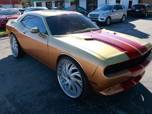 Used 2014 Dodge Challenger R/T image 20