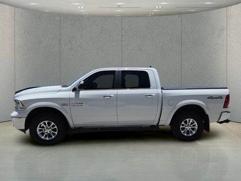 Used 2018 RAM 1500 SLT AWD/4WD image 8