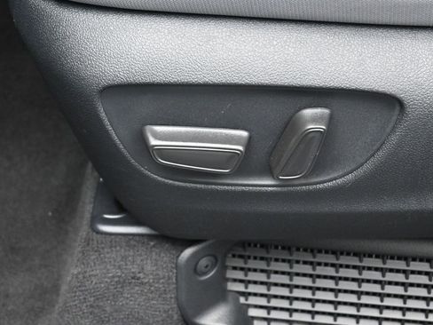 Certified 2026 Toyota Sienna LE FWD image 10