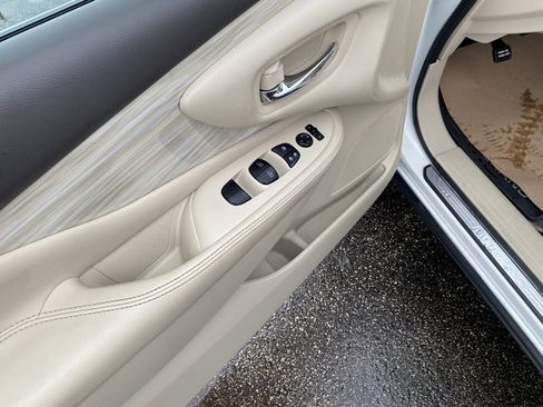 Used 2016 Nissan Murano S image 10