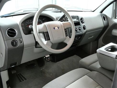 Used 2006 Ford F150 XLT image 4
