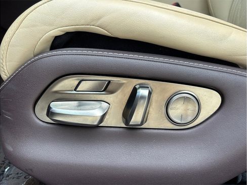 Used 2018 Lexus LS 500 w/ Luxury Package RWD image 21