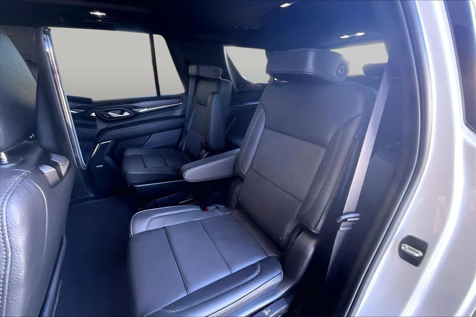 Used 2024 GMC Yukon Denali w/ Advanced Technology Package AWD/4WD image 21