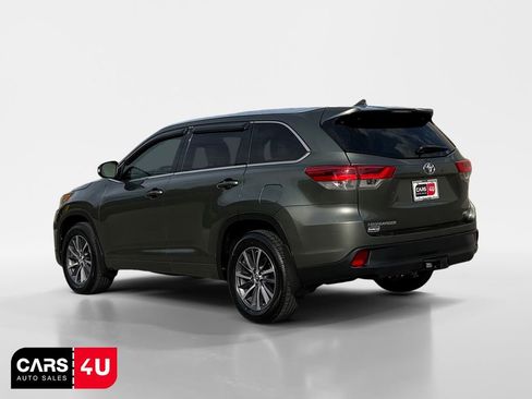 Used 2017 Toyota Highlander XLE FWD image 5