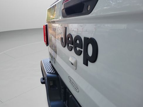 Used 2021 Jeep Gladiator Sport AWD/4WD image 35