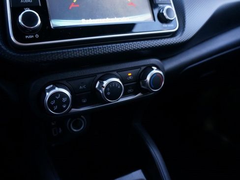 Used 2021 Nissan Kicks S image 24