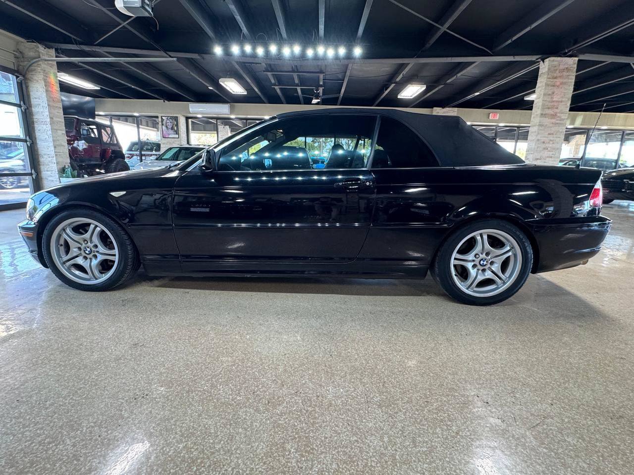 Used 2004 BMW 330Ci Convertible RWD image 4