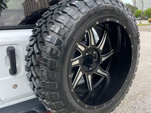 Used 2020 Jeep Wrangler Unlimited Sahara AWD/4WD image 20