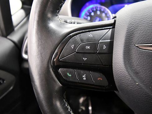 Used 2020 Chrysler Pacifica Touring-L w/ Advanced Safetytec Group AWD/4WD image 23