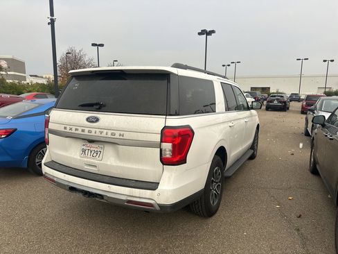 Used 2024 Ford Expedition Max XLT image 6