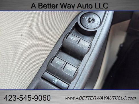 Used 2016 Ford Focus SE FWD image 8