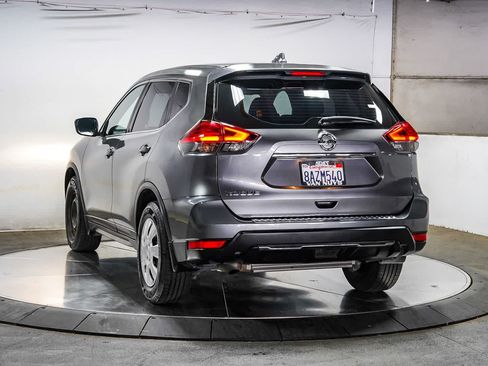 Used 2017 Nissan Rogue S FWD image 4