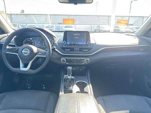 Used 2022 Nissan Altima 2.5 SV image 12