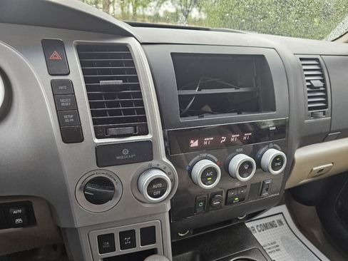 Used 2008 Toyota Sequoia SR5 AWD/4WD image 18