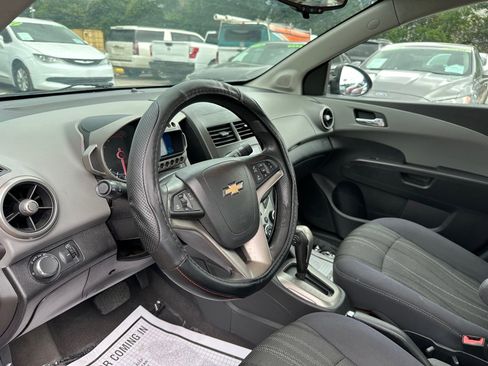 Used 2014 Chevrolet Sonic LT FWD image 7