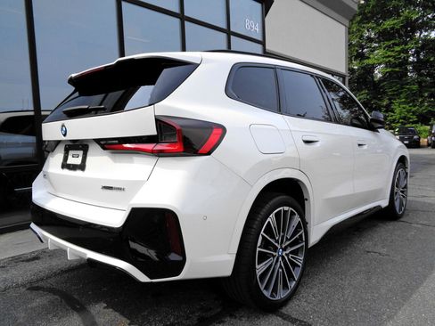 Used 2023 BMW X1 xDrive28i w/ M Sport Package image 5