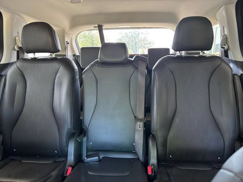 Used 2026 Kia Carnival FWD image 41