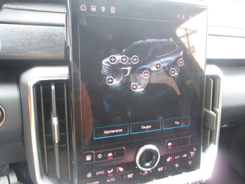 Certified 2025 GMC Acadia Elevation image 25