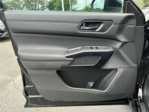 New 2025 Nissan Pathfinder SV w/ SV Premium Package image 14