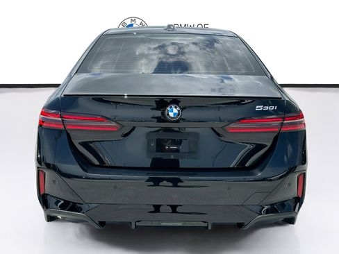 Used 2024 BMW 530i w/ M Sport Package RWD image 6